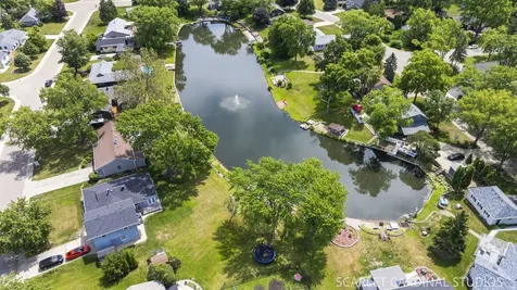 18 Cayman Drive Montgomery IL 60538