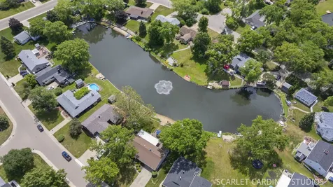 18 Cayman Drive Montgomery IL 60538