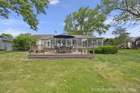 18 Cayman Drive Montgomery IL 60538