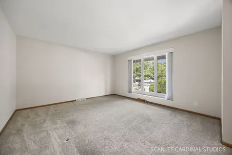 18 Cayman Drive Montgomery IL 60538