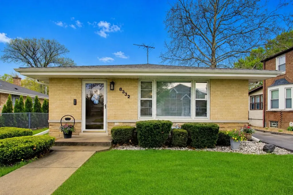 8332 North Oketo Avenue Niles IL 60714