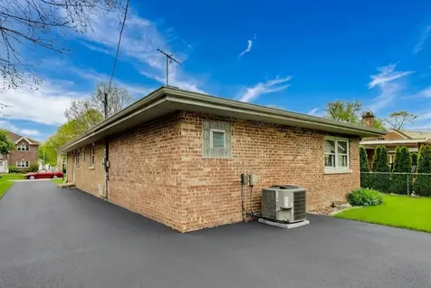 8332 North Oketo Avenue Niles IL 60714