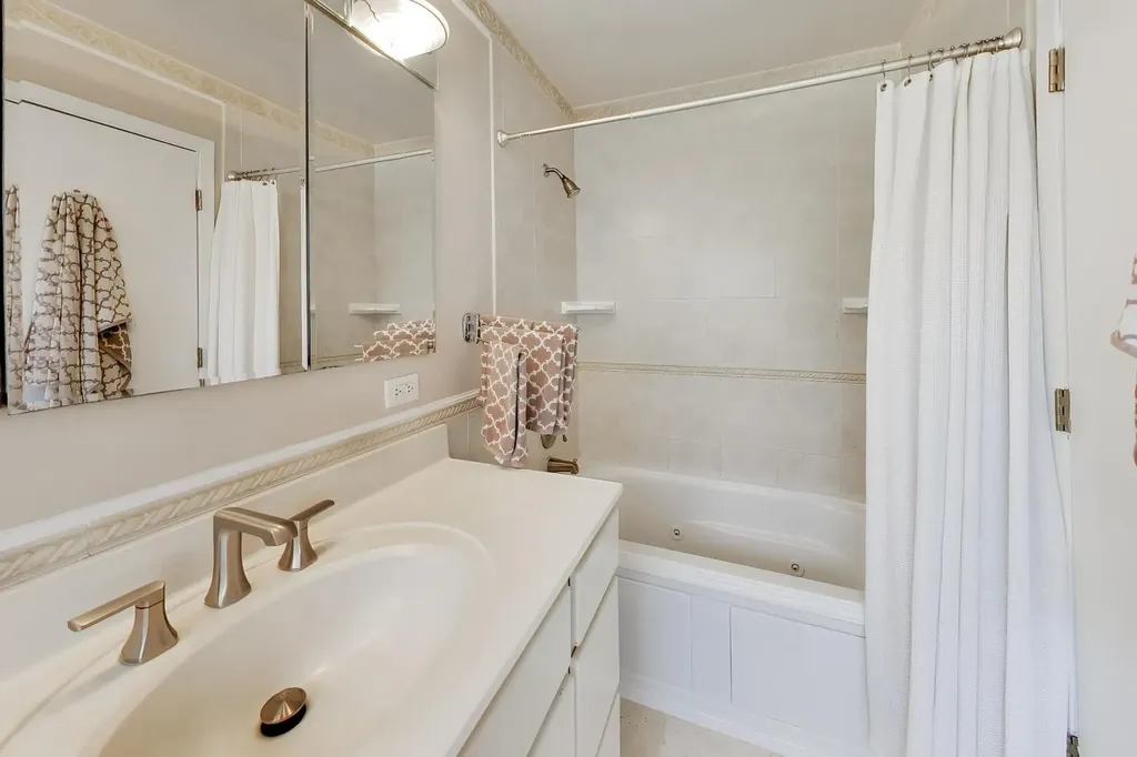 6501 Raintree Court Lisle IL 60532