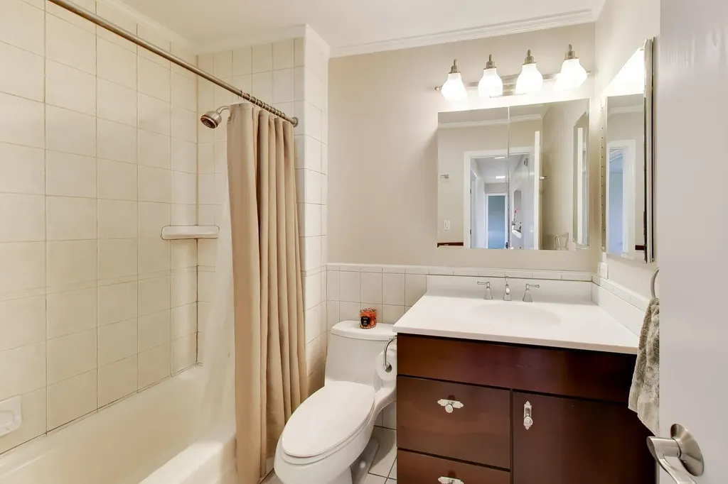 6501 Raintree Court Lisle IL 60532