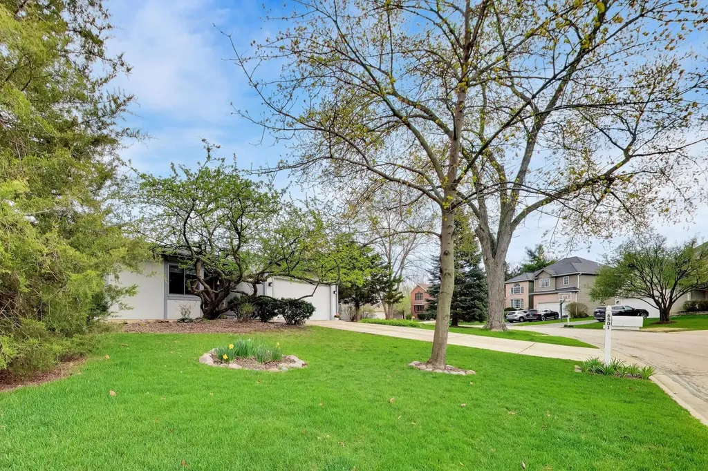 6501 Raintree Court Lisle IL 60532