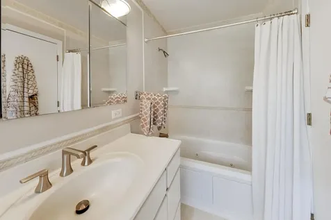 6501 Raintree Court Lisle IL 60532