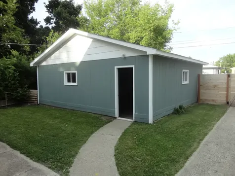 2305 Elisha Avenue Zion IL 60099