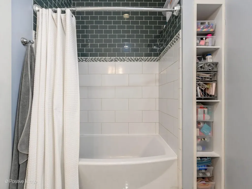 4421 North Troy Street Chicago IL 60625