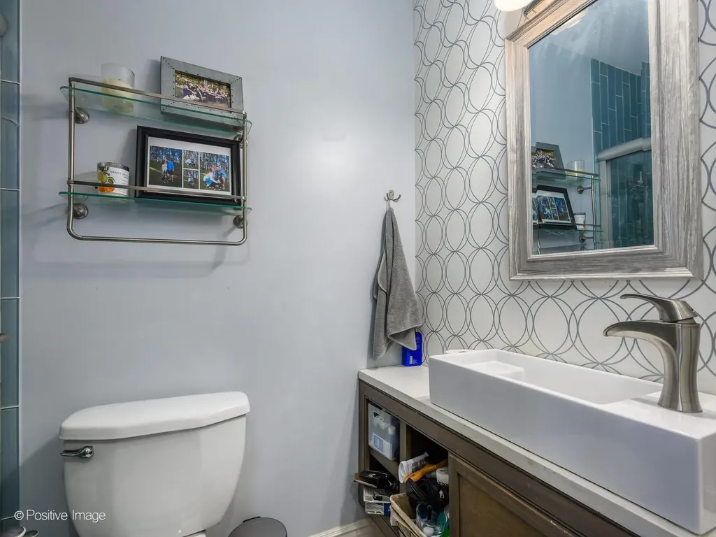 4421 North Troy Street Chicago IL 60625