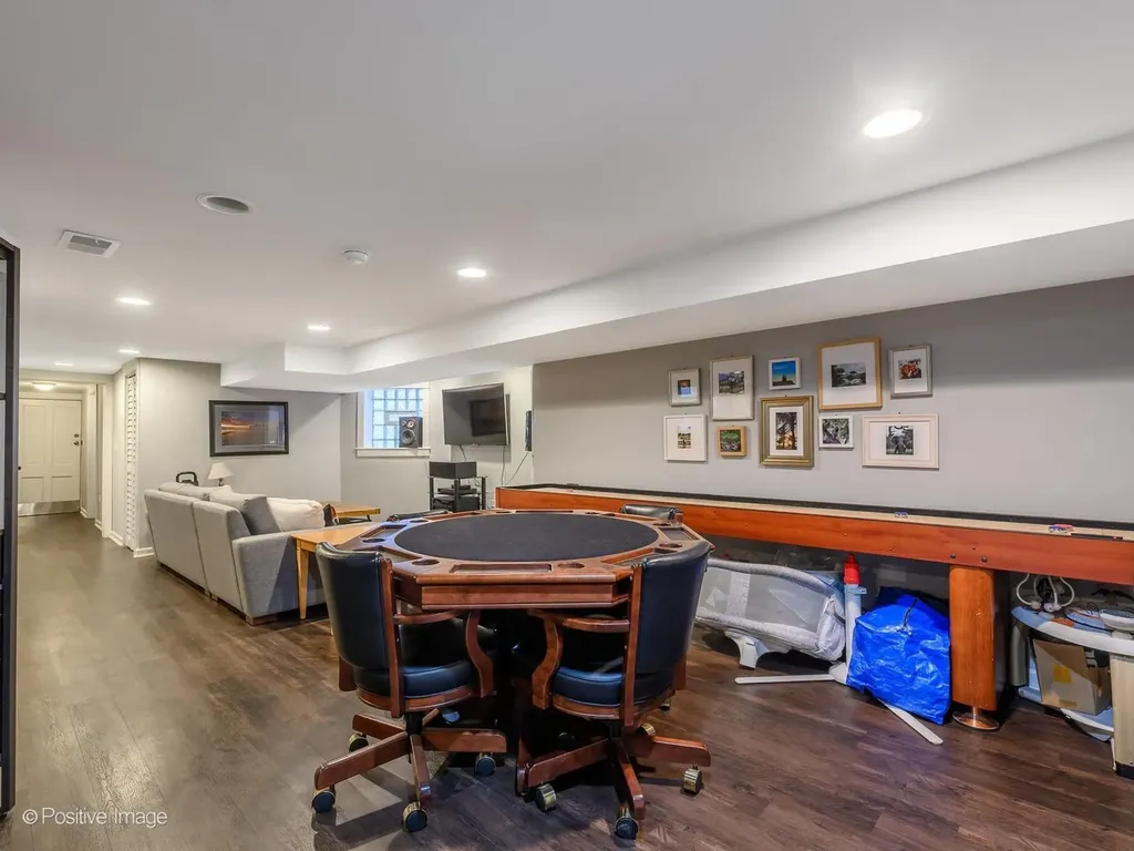 4421 North Troy Street Chicago IL 60625