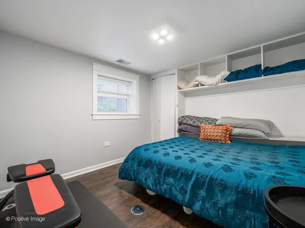 4421 North Troy Street Chicago IL 60625