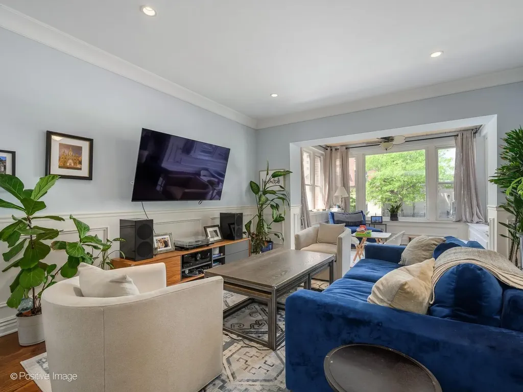 4421 North Troy Street Chicago IL 60625