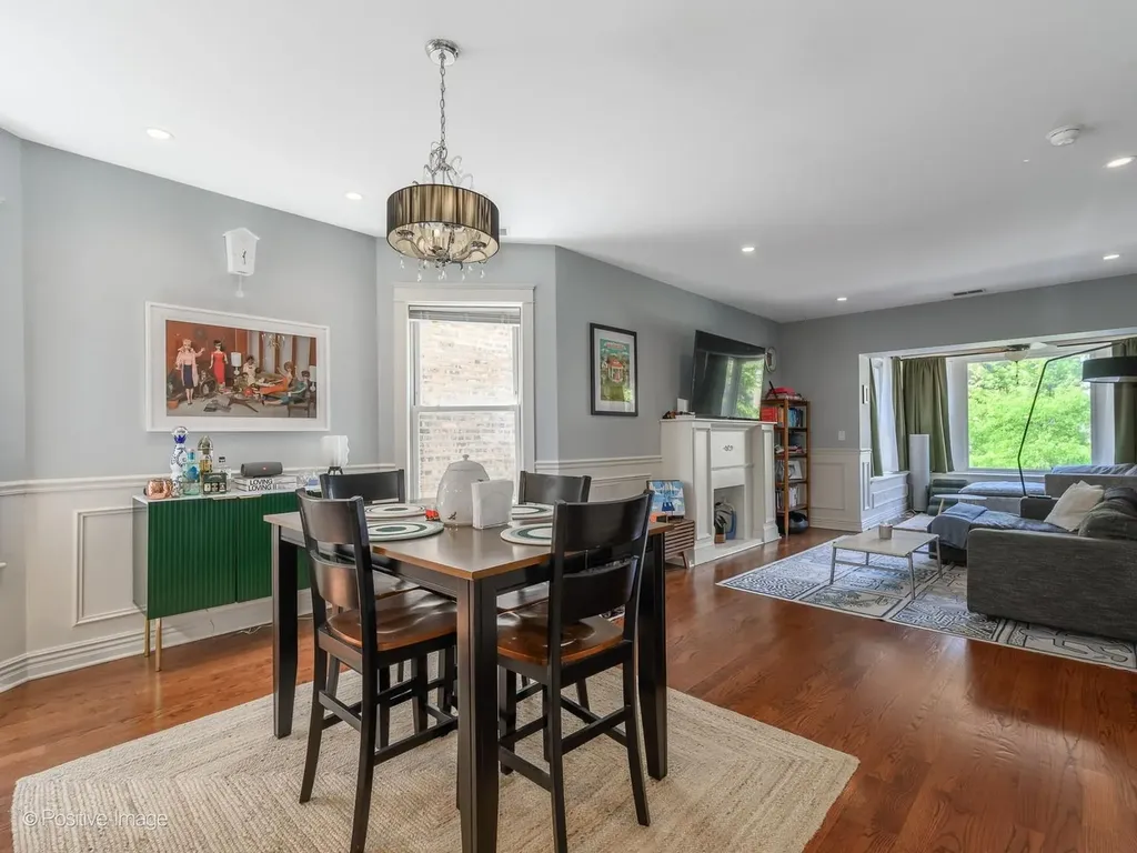 4421 North Troy Street Chicago IL 60625