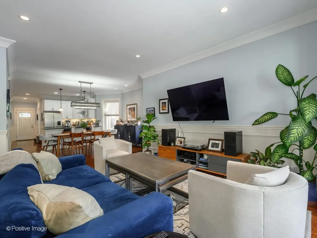 4421 North Troy Street Chicago IL 60625