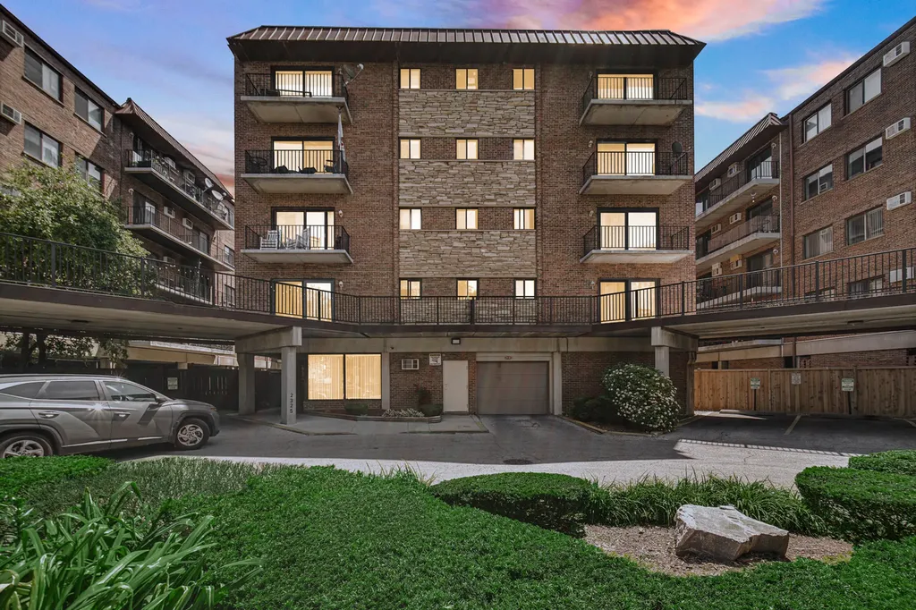 2325 North Neva Avenue Chicago IL 60707