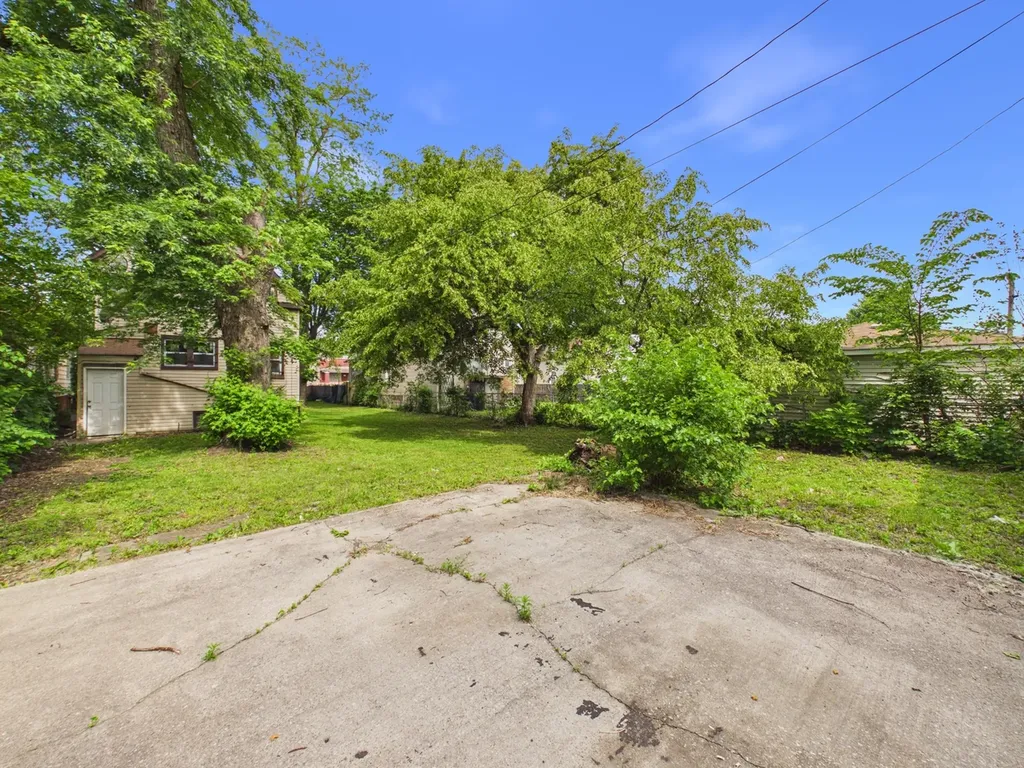 12047 South Michigan Avenue Chicago IL 60628