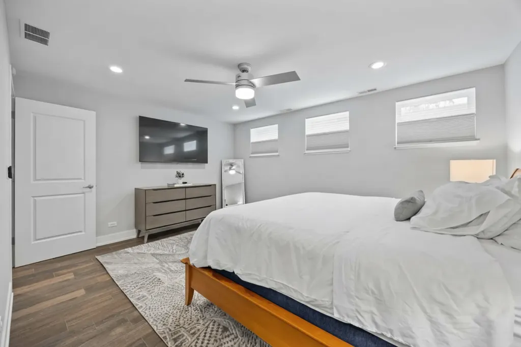 2743 North Ashland Avenue Chicago IL 60614