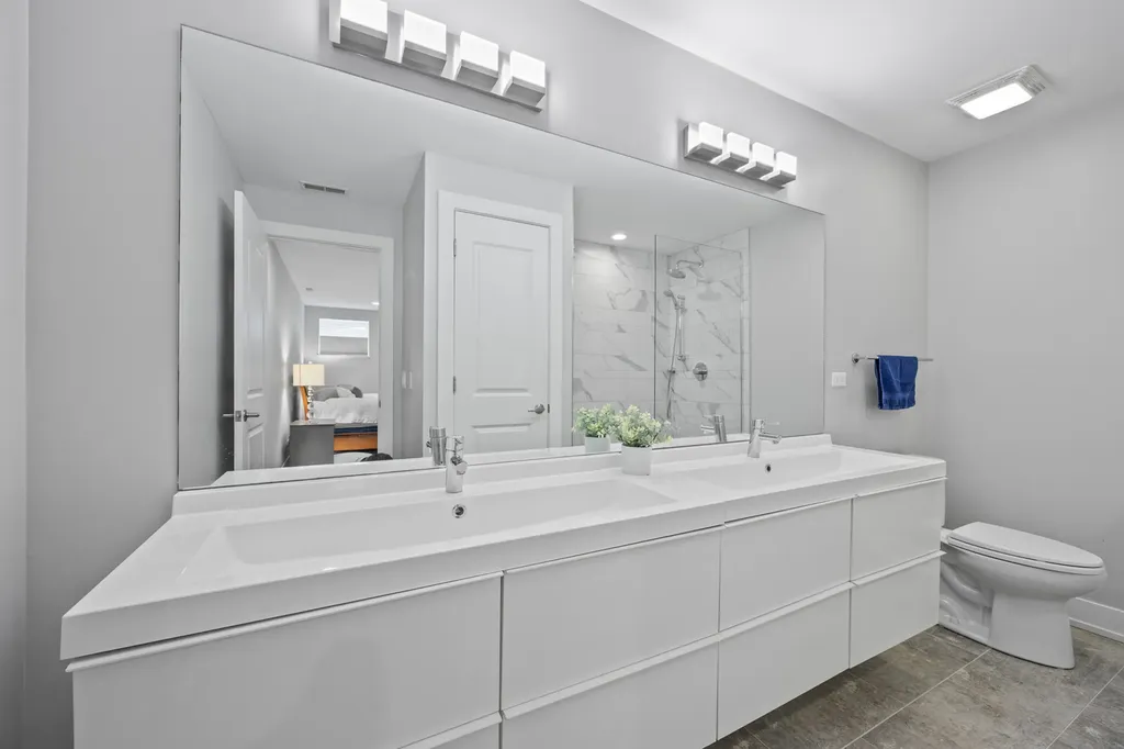 2743 North Ashland Avenue Chicago IL 60614