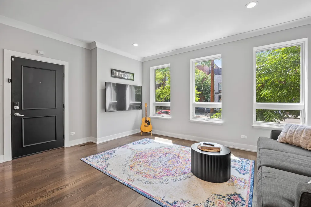 2743 North Ashland Avenue Chicago IL 60614