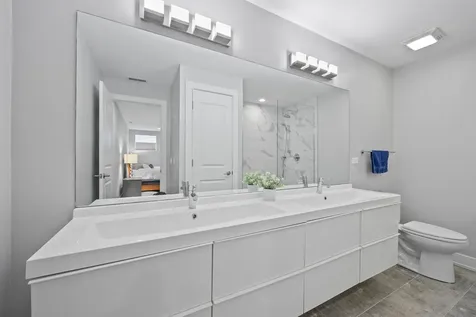 2743 North Ashland Avenue Chicago IL 60614