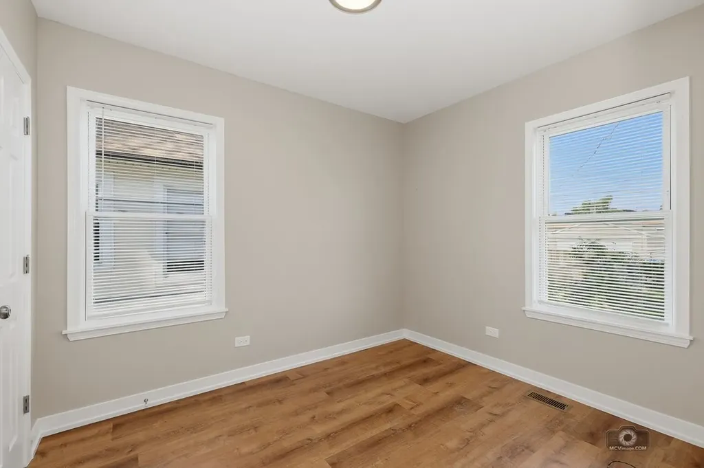 8721 South Constance Avenue Chicago IL 60617