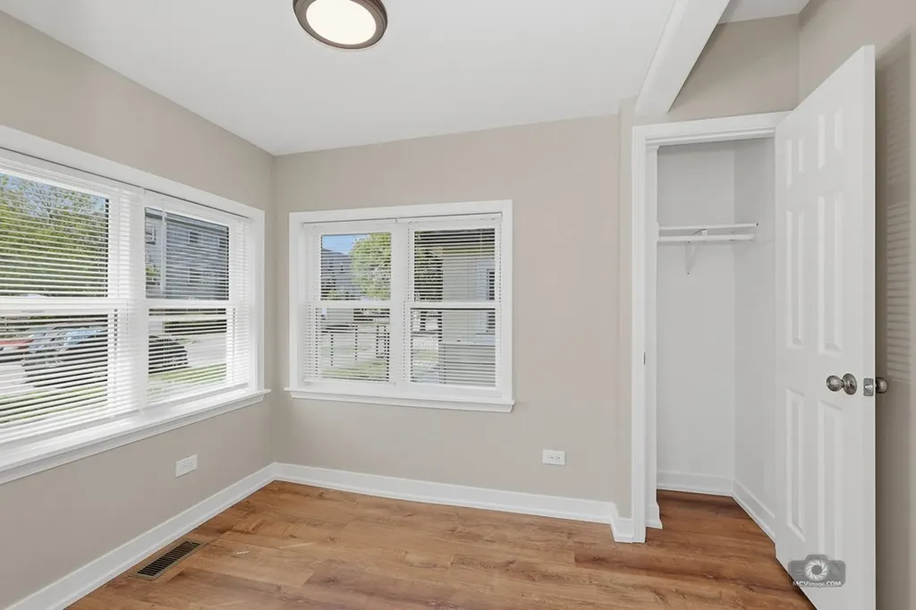 8721 South Constance Avenue Chicago IL 60617