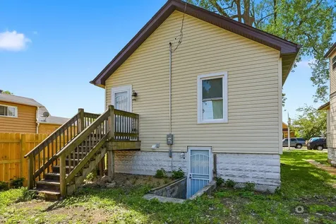 8721 South Constance Avenue Chicago IL 60617
