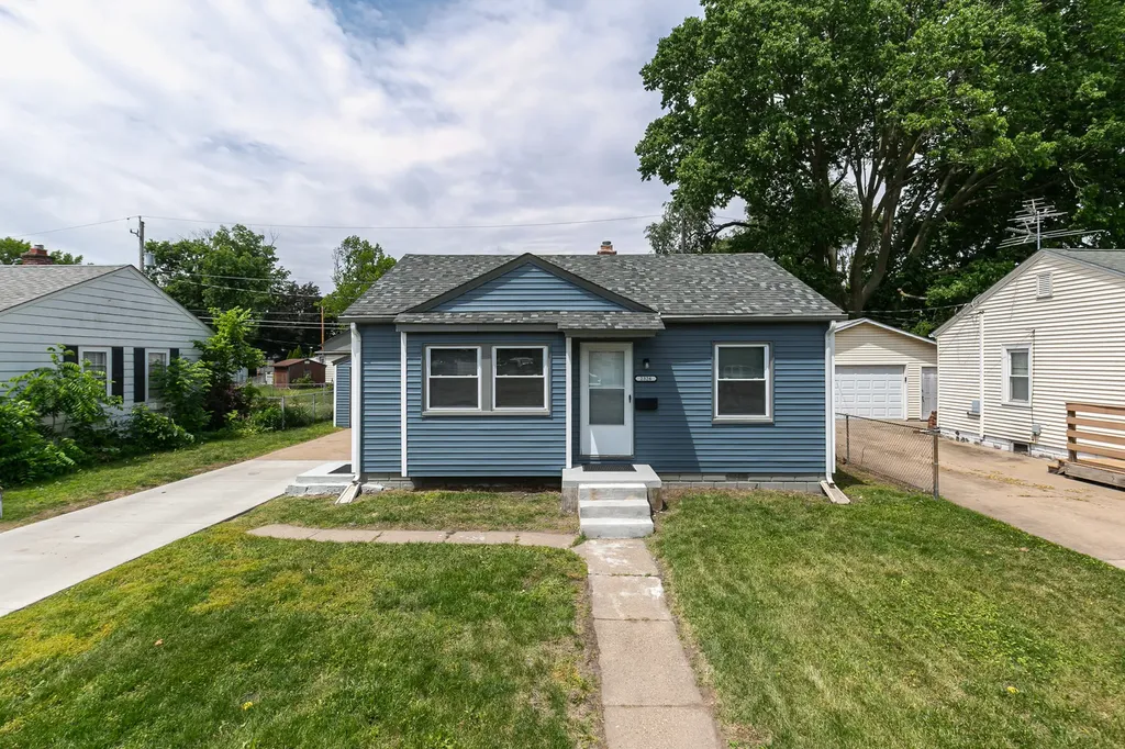 2326 11 Street Rock Island IL 61201