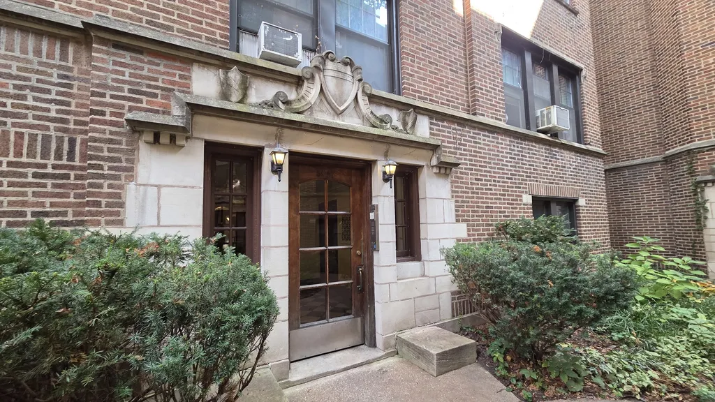 5457 South Ingleside Avenue Chicago IL 60615