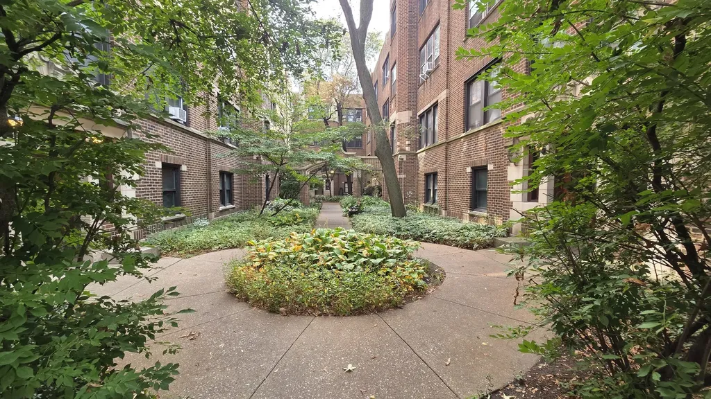 5457 South Ingleside Avenue Chicago IL 60615