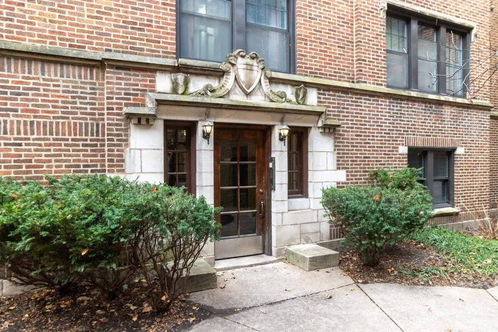5457 South Ingleside Avenue Chicago IL 60615