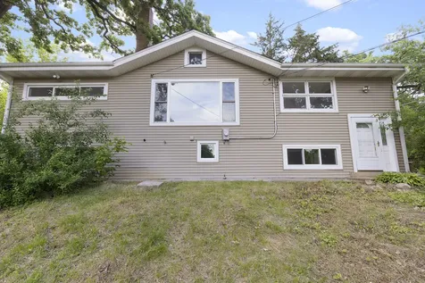 8717 Gardner Road Fox River Grove IL 60021