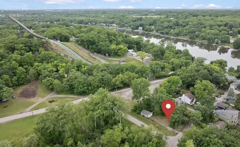 8717 Gardner Road Fox River Grove IL 60021