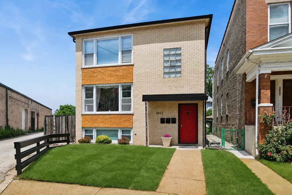 4912 West Berteau Avenue Chicago IL 60641