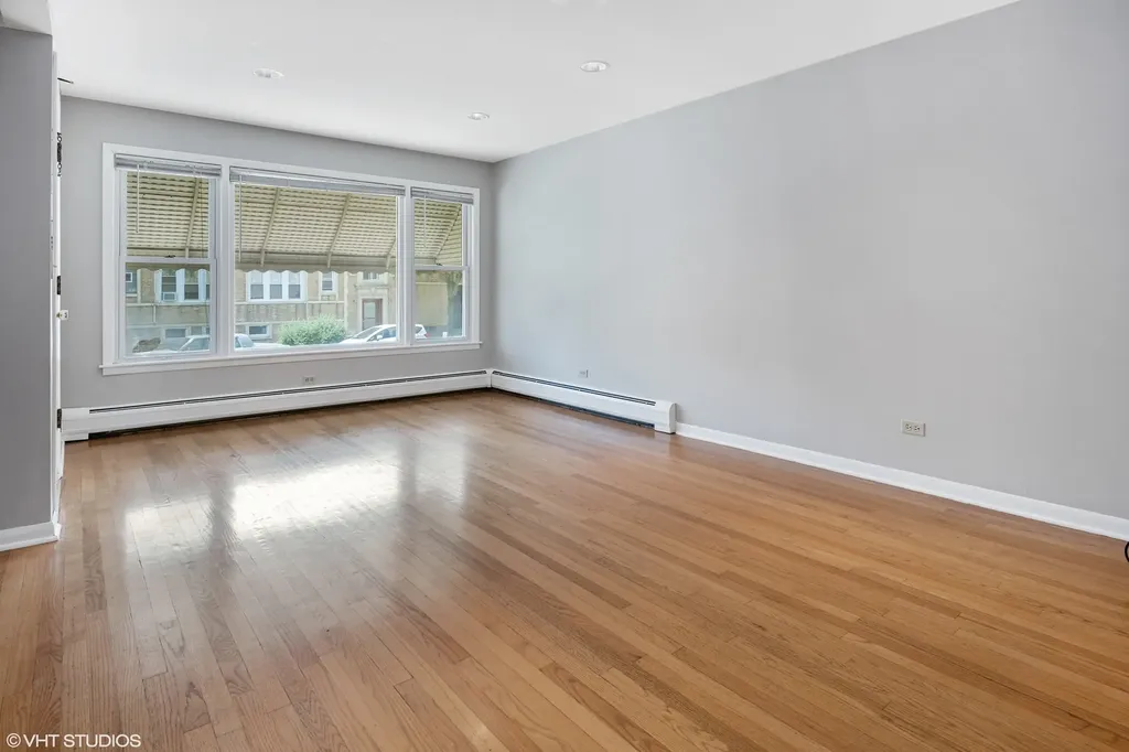4912 West Berteau Avenue Chicago IL 60641