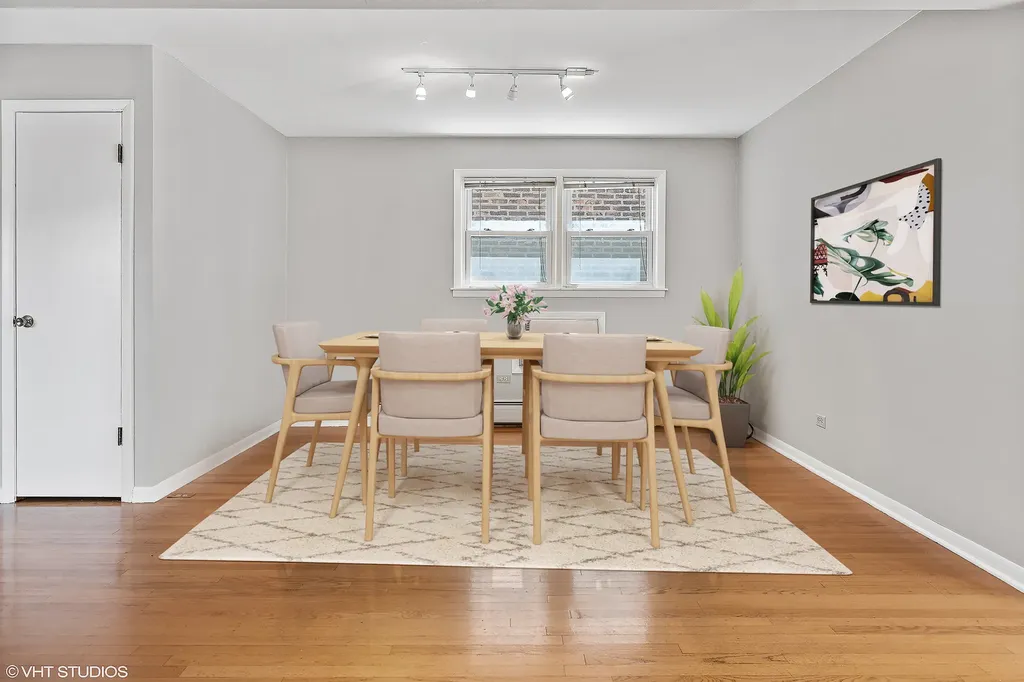 4912 West Berteau Avenue Chicago IL 60641