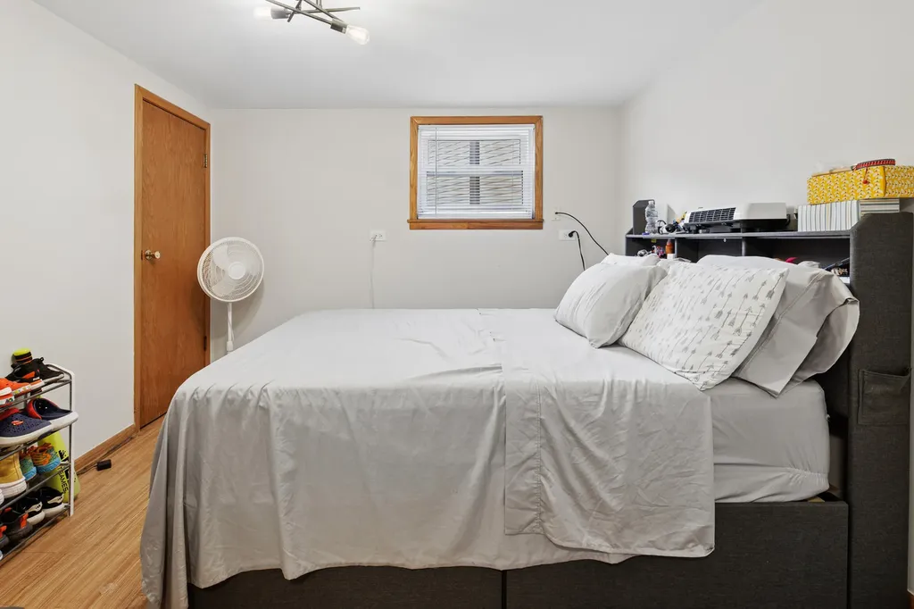 4912 West Berteau Avenue Chicago IL 60641