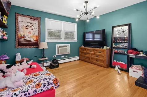 4912 West Berteau Avenue Chicago IL 60641