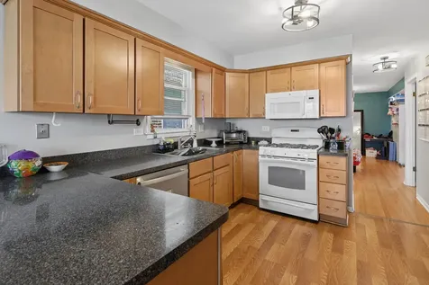 4912 West Berteau Avenue Chicago IL 60641