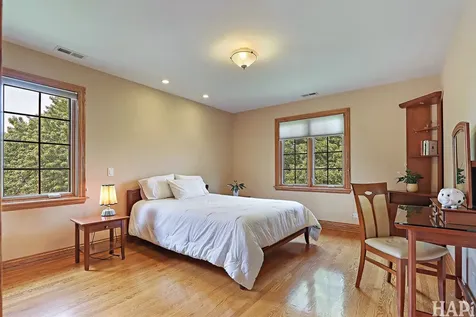 4842 North Vine Avenue Norridge IL 60706