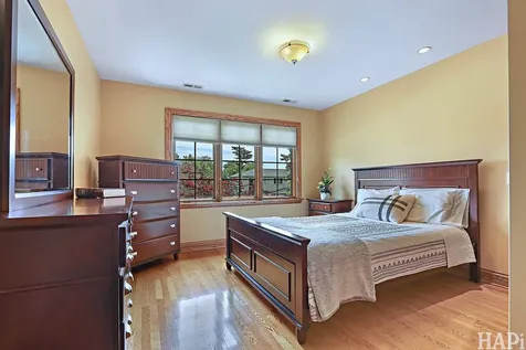 4842 North Vine Avenue Norridge IL 60706