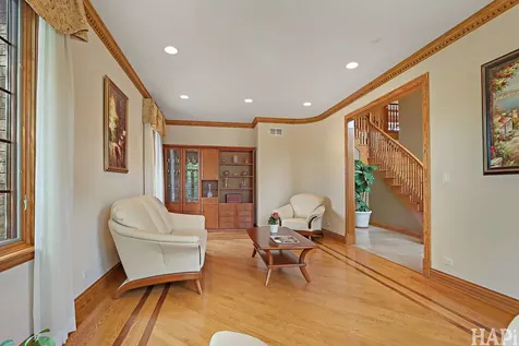 4842 North Vine Avenue Norridge IL 60706