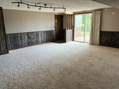 8819 Oak Drive Clinton IL 61727