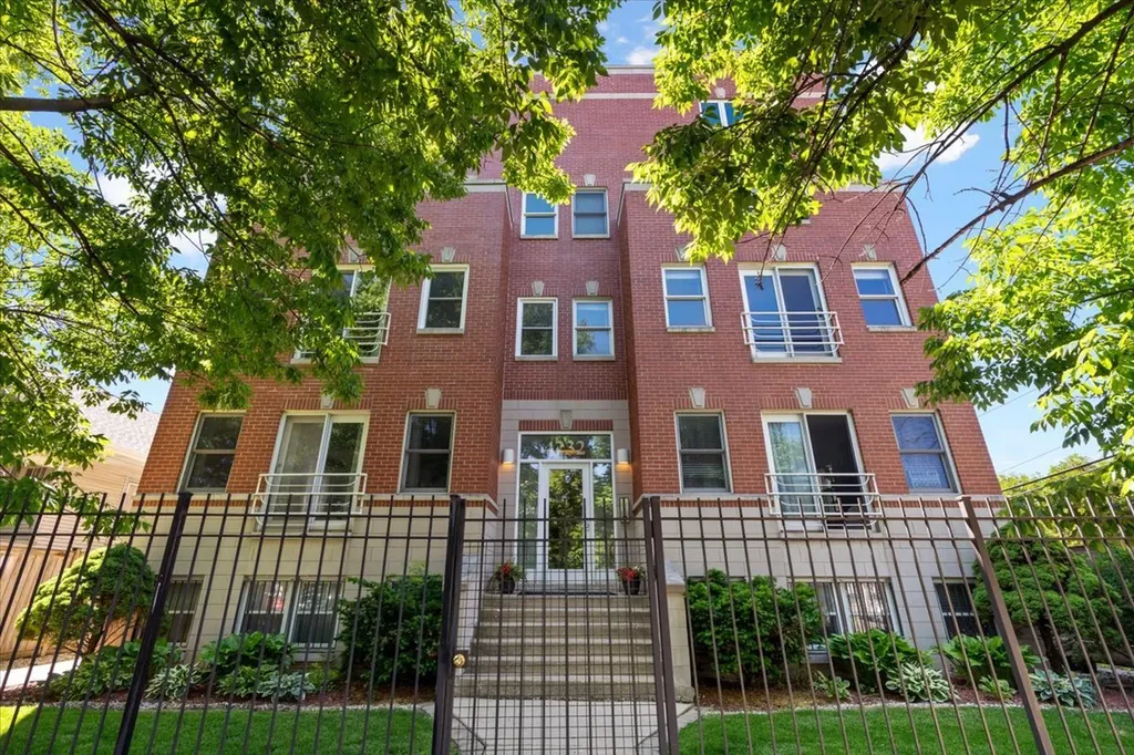4232 North Harding Avenue Chicago IL 60618