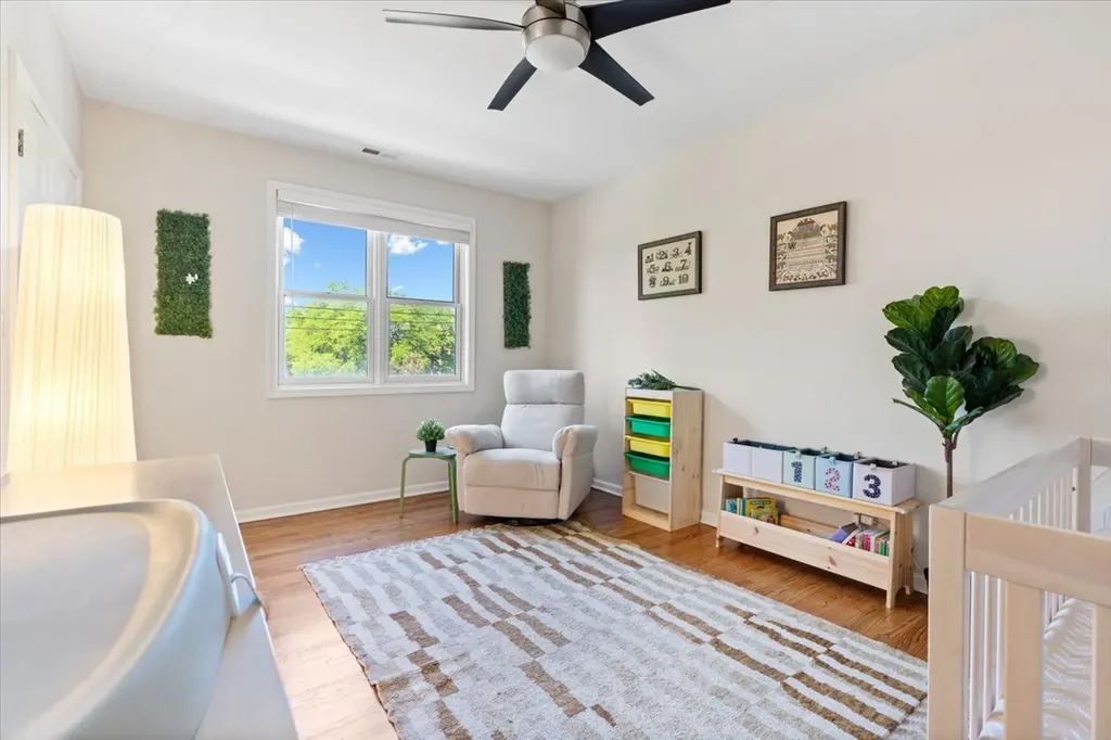 4232 North Harding Avenue Chicago IL 60618