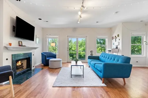 4232 North Harding Avenue Chicago IL 60618