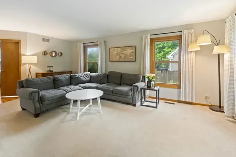 201 Conestoga Trail Cary IL 60013