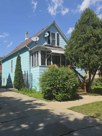 5948 West Walton Street Chicago IL 60651