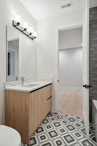 232 South Green Street Chicago IL 60607