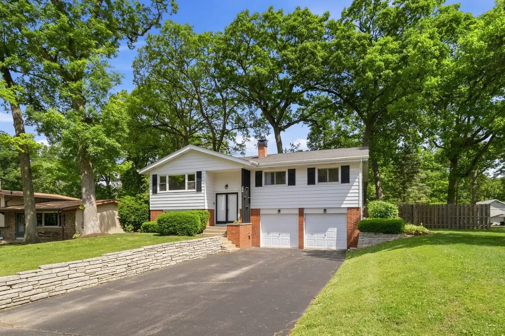 254 Dunbar Road Mundelein IL 60060